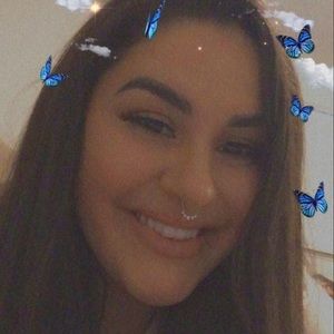 Meet your Posher, Desiree